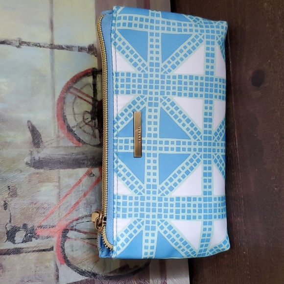Kestrel make up bag - Picture 1 of 4